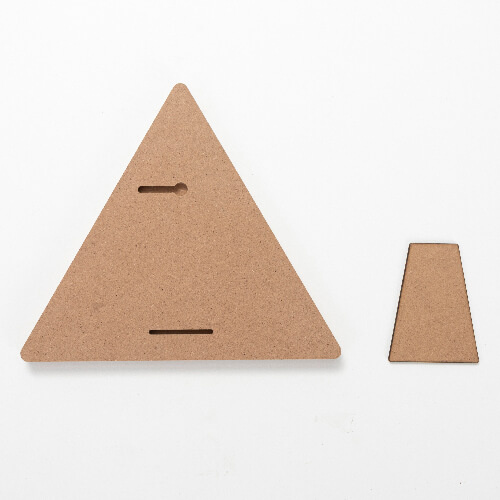 Trójkątna ramka na zdjęcie z MDF-u do sublimacji - 17,8 x 20,3 cm