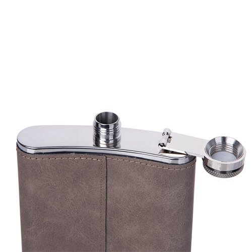 Piersiówka metalowa 240 ml z osłoną z szarej skóry do sublimacji