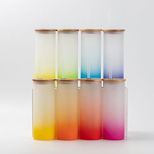 Kubek 500 ml szroniony z bambusową pokrywka i słomką do sublimacji - błękitny gradient