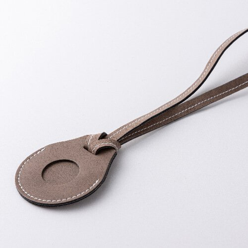 Skórzana zawieszka z paskiem na bagaż / etui na AirTag do sublimacji - szara