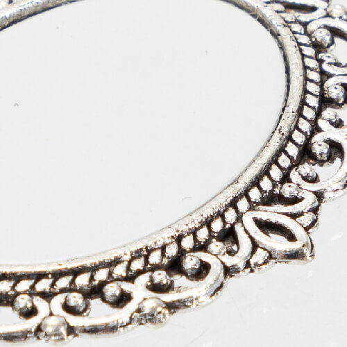 Owalna broszka - agrafka z zawieszka w kształcie serca do sublimacji