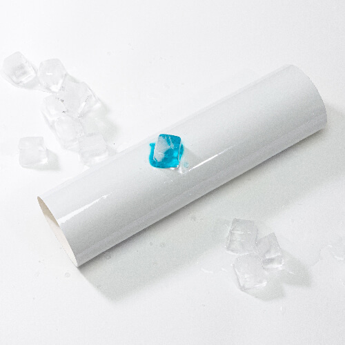 Arkusz folii samoprzylepnej zmieniającej kolor z białego na turkusowy